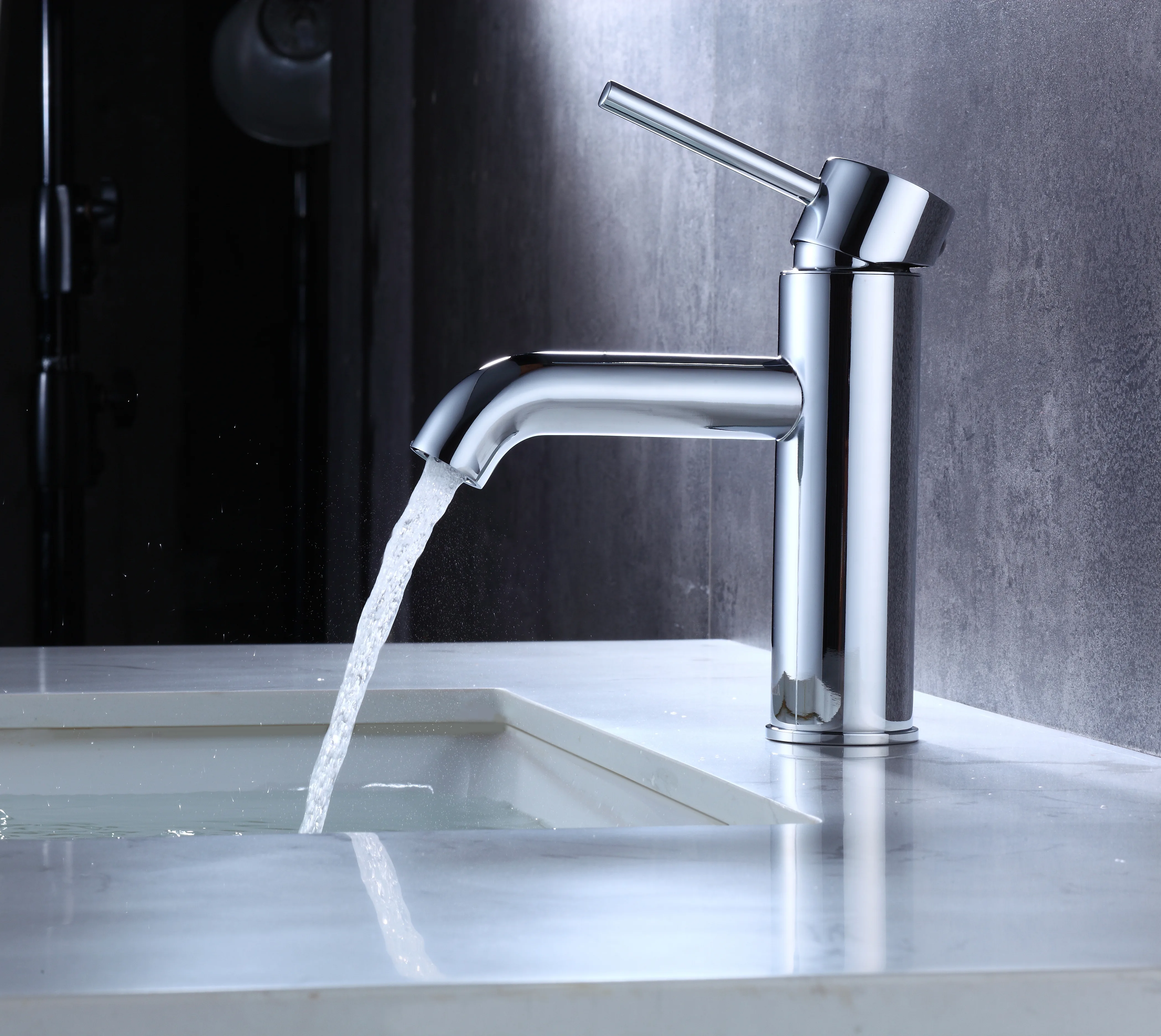 Kitchen faucet with running water